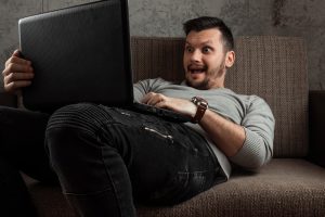 פורנוגרפיה ובעיות זקפה: מה הקשר?